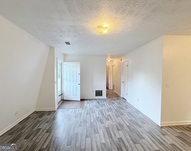 460 Rustwood Drive - Photo Thumbnail 1