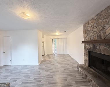 460 Rustwood Drive - Photo Thumbnail 2