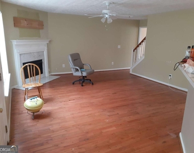 4410 Cross Lane - Photo Thumbnail 3