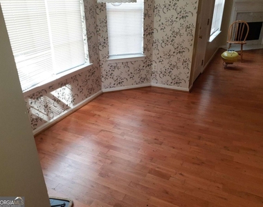 4410 Cross Lane - Photo Thumbnail 5