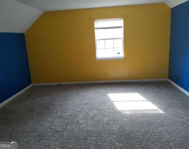 4410 Cross Lane - Photo Thumbnail 7
