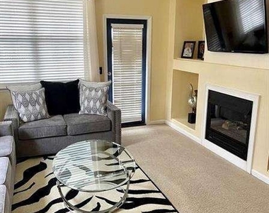 830 Windcroft Circle Nw - Photo Thumbnail 2