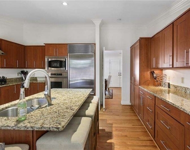 1930 Wildwood Place Ne - Photo Thumbnail 7