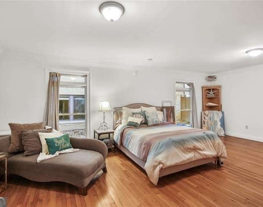 1930 Wildwood Place Ne - Photo Thumbnail 16