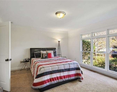 1930 Wildwood Place Ne - Photo Thumbnail 20