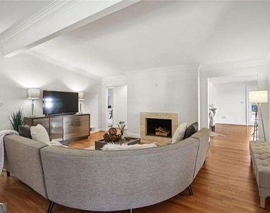 1930 Wildwood Place Ne - Photo Thumbnail 3