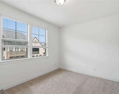 2438 Figaro Drive - Photo Thumbnail 15