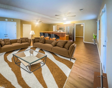 1821 Dalton Way - Photo Thumbnail 2