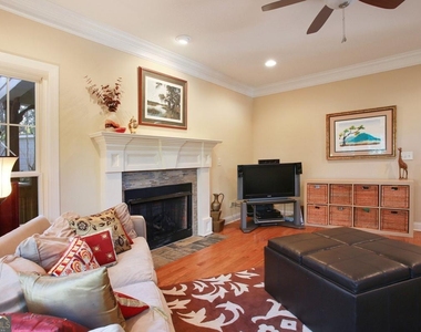 1084 Country Lane Ne - Photo Thumbnail 10