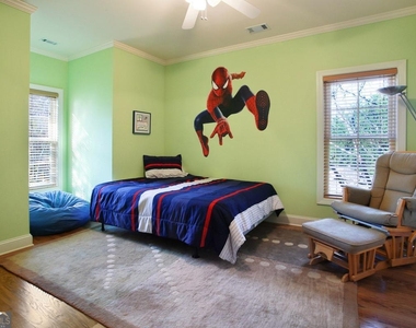 1084 Country Lane Ne - Photo Thumbnail 15