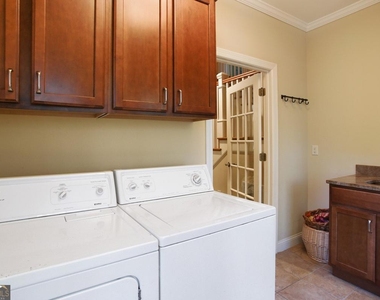 1084 Country Lane Ne - Photo Thumbnail 14