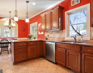 1084 Country Lane Ne - Photo Thumbnail 7