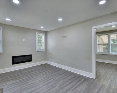1888 Vesta Avenue - Photo Thumbnail 4