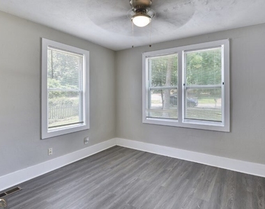 1888 Vesta Avenue - Photo Thumbnail 10
