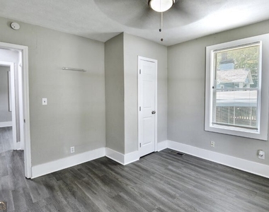 1888 Vesta Avenue - Photo Thumbnail 11