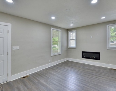 1888 Vesta Avenue - Photo Thumbnail 3
