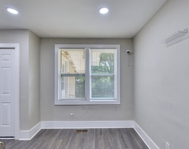 1888 Vesta Avenue - Photo Thumbnail 9
