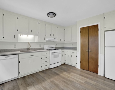 2683 Ashworth Circle Sw - Photo Thumbnail 5