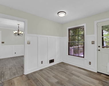 2683 Ashworth Circle Sw - Photo Thumbnail 6