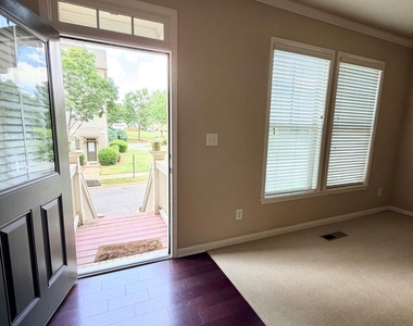 734 Grove Manor Park - Photo Thumbnail 18