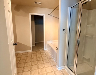 734 Grove Manor Park - Photo Thumbnail 22