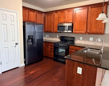 734 Grove Manor Park - Photo Thumbnail 11