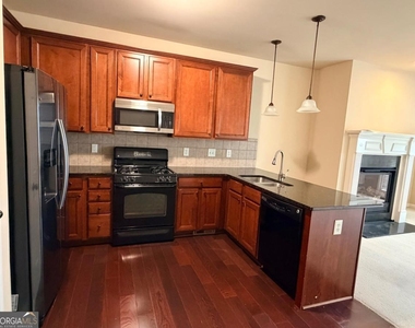734 Grove Manor Park - Photo Thumbnail 10