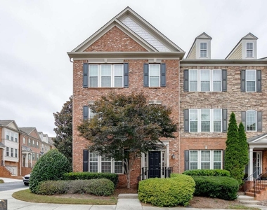 2801 Loftview Square - Photo Thumbnail 1