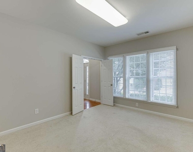 2801 Loftview Square - Photo Thumbnail 6