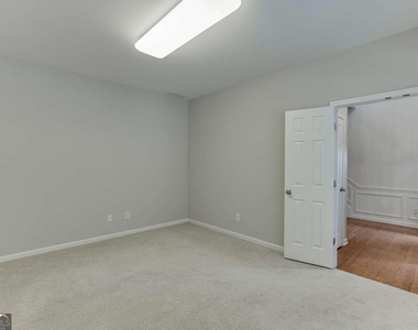 2801 Loftview Square - Photo Thumbnail 5