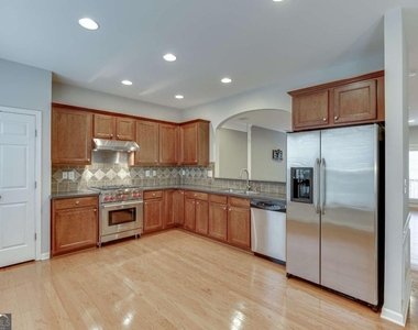 2801 Loftview Square - Photo Thumbnail 13