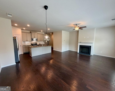 7091 Gladstone Circle - Photo Thumbnail 5