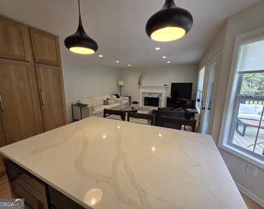 100 Bedford Forrest Drive - Photo Thumbnail 11