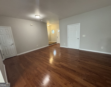262 Village Drive - Photo Thumbnail 2