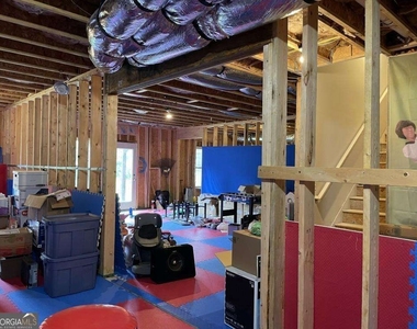 2415 Matlin Way - Photo Thumbnail 28