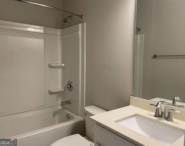 2415 Matlin Way - Photo Thumbnail 18