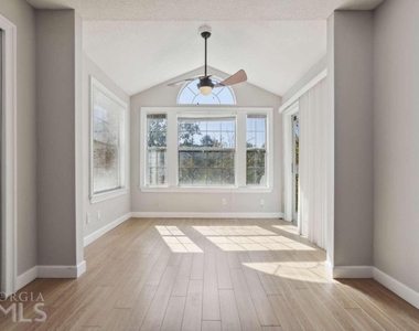 1007 Sandy Lane Drive - Photo Thumbnail 12