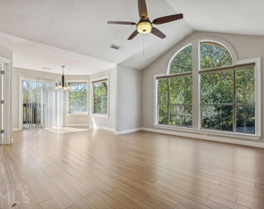 1007 Sandy Lane Drive - Photo Thumbnail 8