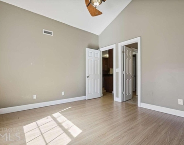 1007 Sandy Lane Drive - Photo Thumbnail 25