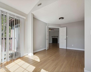 1007 Sandy Lane Drive - Photo Thumbnail 11