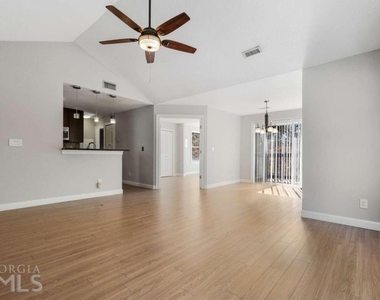 1007 Sandy Lane Drive - Photo Thumbnail 9