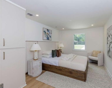 3026 Brook Drive - Photo Thumbnail 14