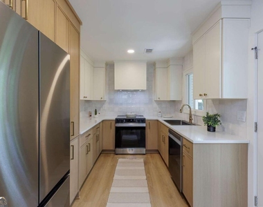 3026 Brook Drive - Photo Thumbnail 10