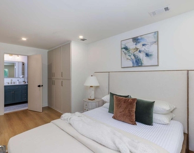 3026 Brook Drive - Photo Thumbnail 15