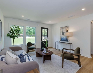 3026 Brook Drive - Photo Thumbnail 7