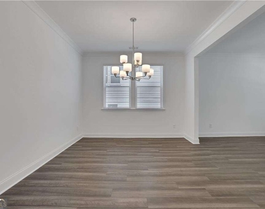 3198 Shirecrest Lane - Photo Thumbnail 6