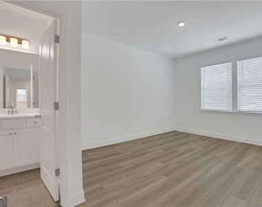 3198 Shirecrest Lane - Photo Thumbnail 36