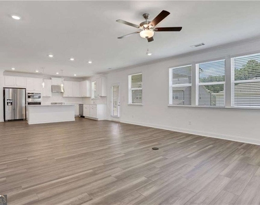 3198 Shirecrest Lane - Photo Thumbnail 14