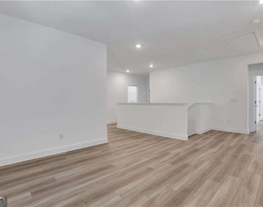 3198 Shirecrest Lane - Photo Thumbnail 23