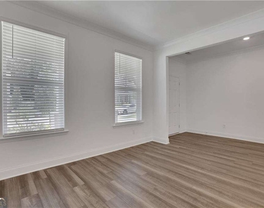 3198 Shirecrest Lane - Photo Thumbnail 5